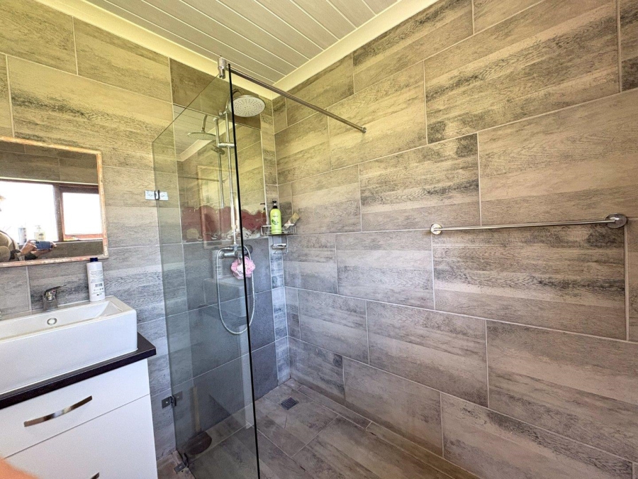 4 Bedroom Property for Sale in Stilbaai Wes Western Cape